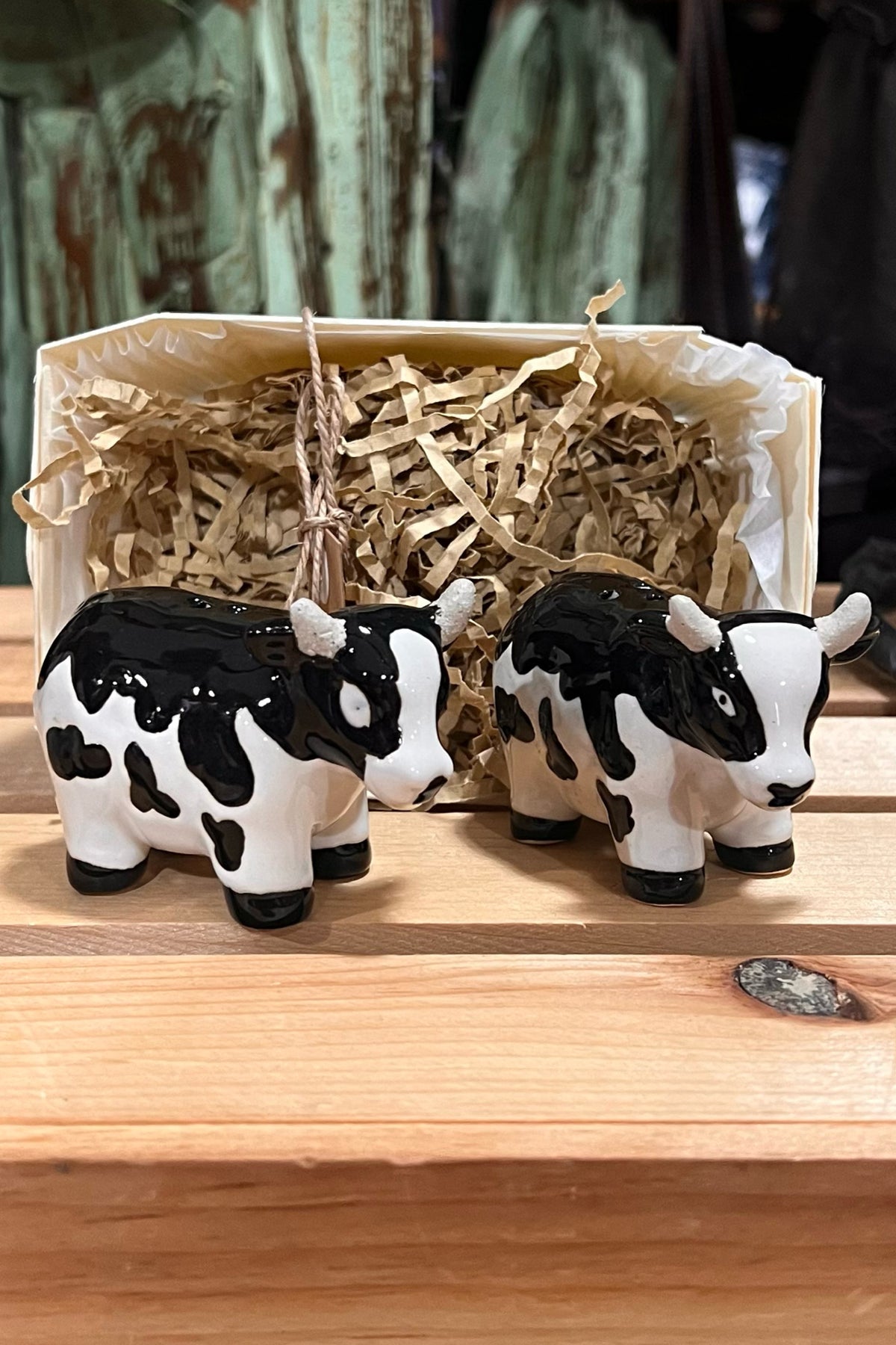 Cow Salt and Pepper Shakers-Gift-Mud Pie-Gallop 'n Glitz- Women's Western Wear Boutique, Located in Grants Pass, Oregon