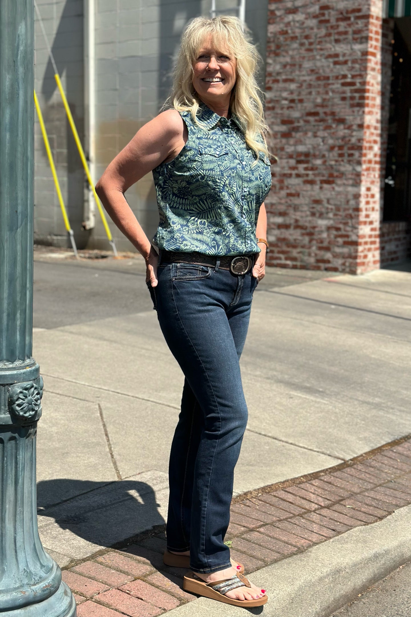 Elyse Mid Rise Straight Leg Jeans by Silver-Straight-Silver Jeans-Gallop 'n Glitz- Women's Western Wear Boutique, Located in Grants Pass, Oregon