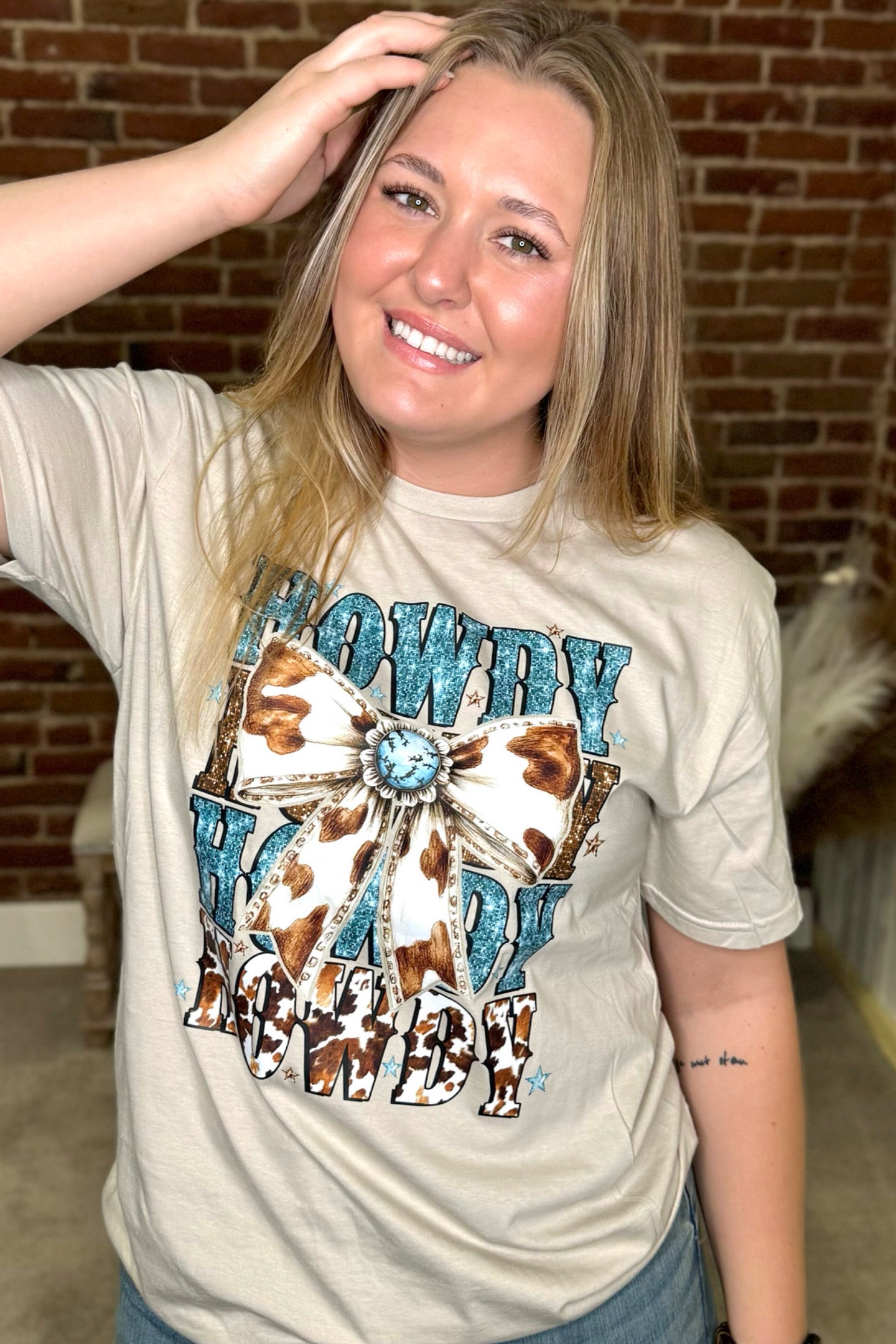 Howdy Short Sleeve Tee-T-Shirt-Best Handbag-Gallop 'n Glitz- Women's Western Wear Boutique, Located in Grants Pass, Oregon