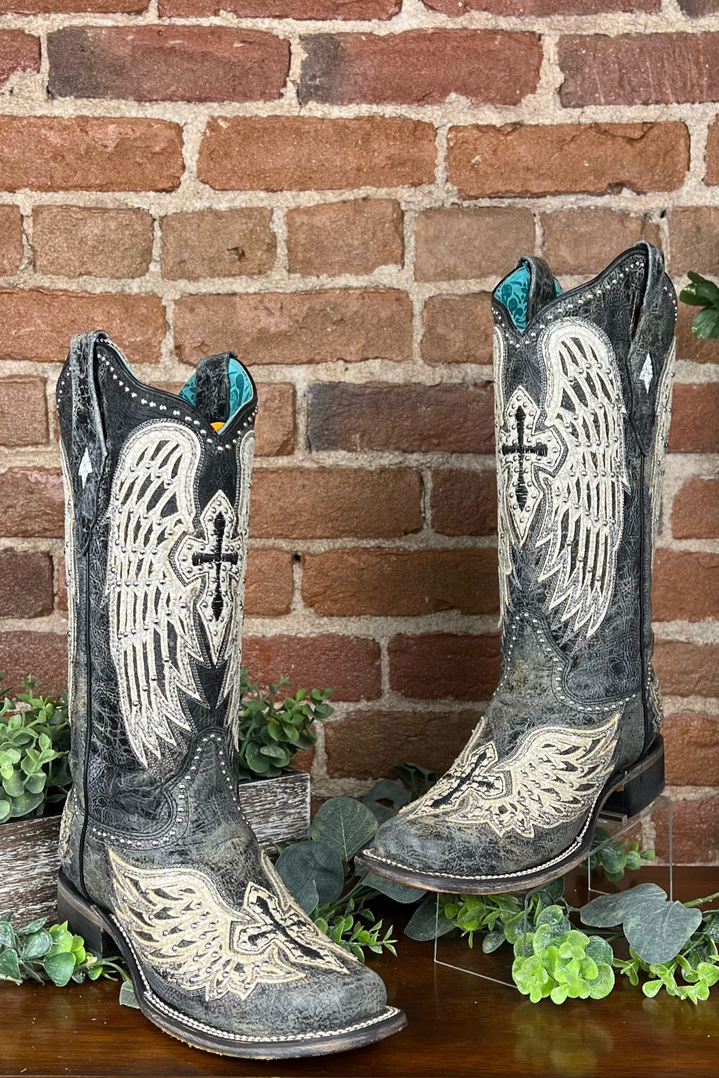 Corral Women's Cross AND Wings Overlay AND Studs WORN Finish Snip Toe Cowgirl Boots, Black, 9.5 M