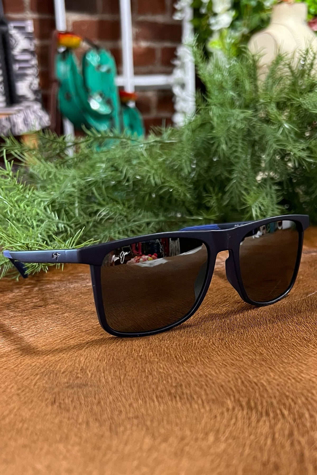 Maui Jim MAKAMAE Polarized Sunglasses-Sunglasses-Maui Jim-Gallop 'n Glitz- Women's Western Wear Boutique, Located in Grants Pass, Oregon