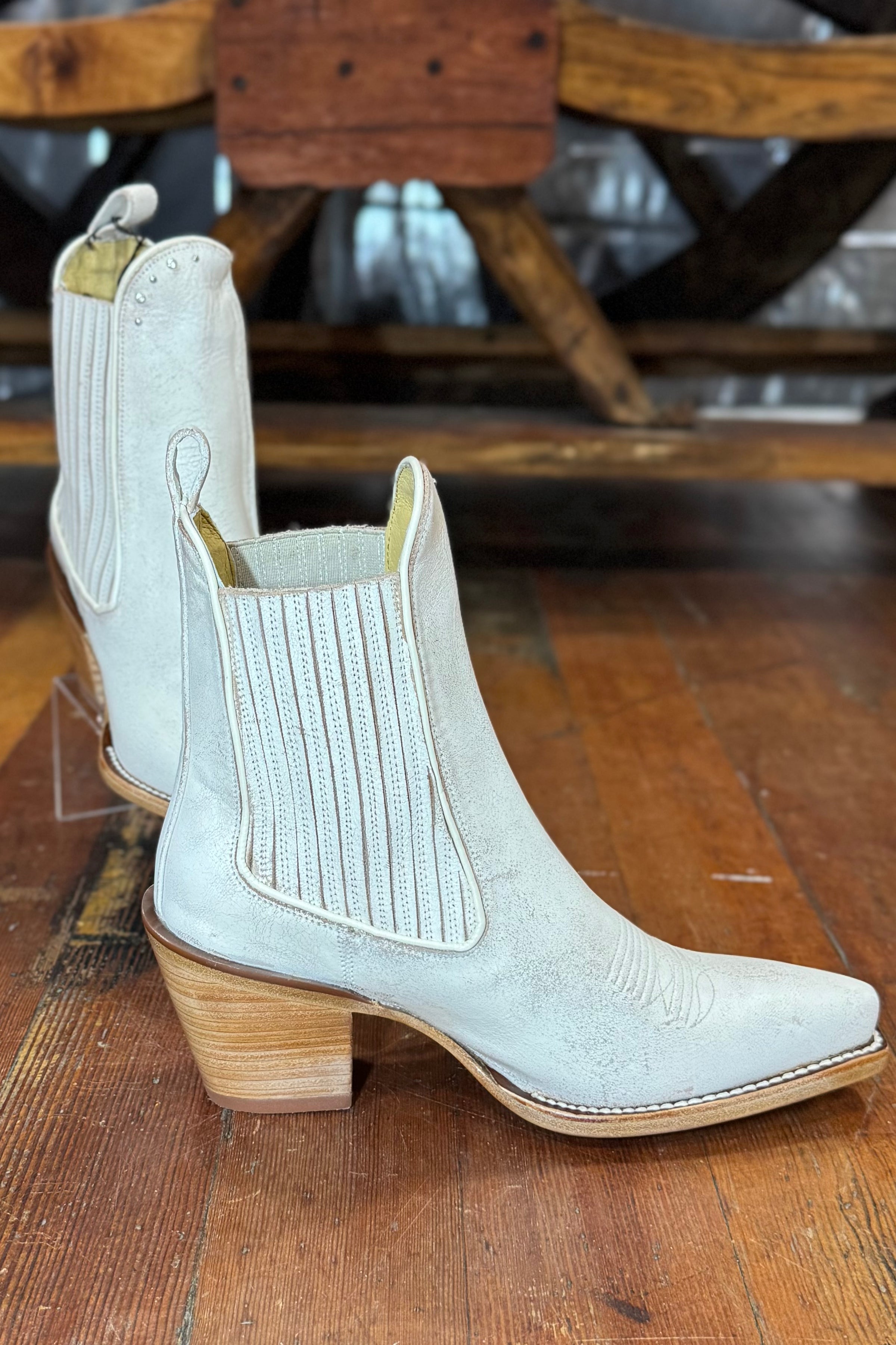 Hart 6" Boot in White by Justin Boots-Women's Boot-Justin Boots-Gallop 'n Glitz- Women's Western Wear Boutique, Located in Grants Pass, Oregon