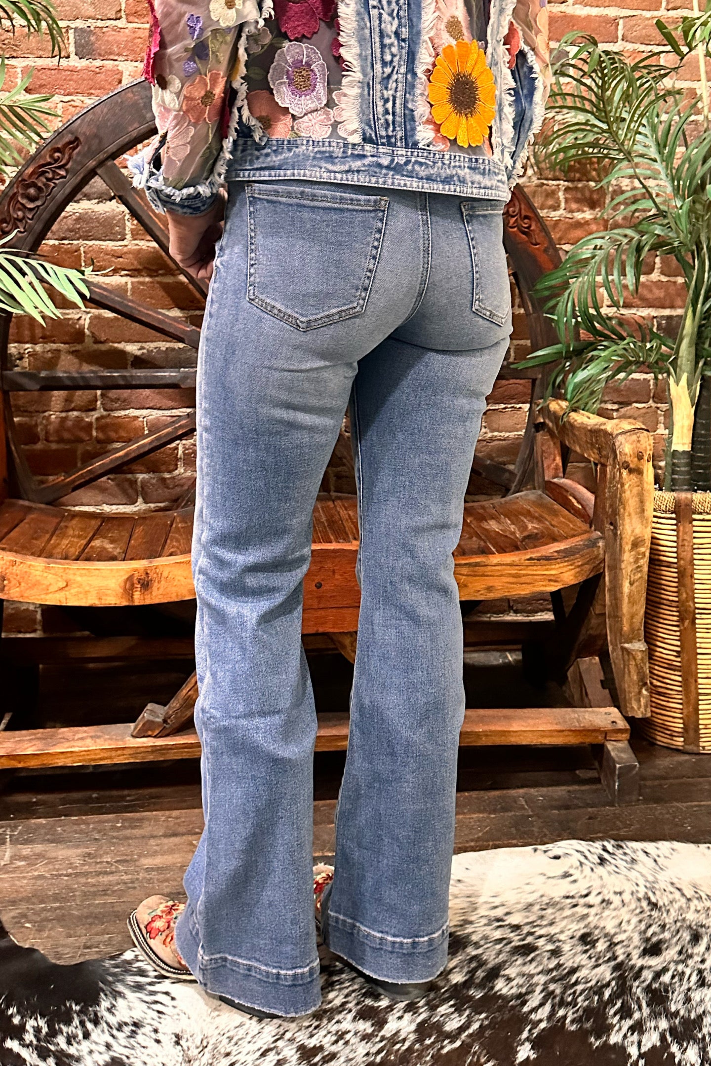 Kait Mid Rise Flare by JAG Jeans-Flare-Jag-Gallop 'n Glitz- Women's Western Wear Boutique, Located in Grants Pass, Oregon