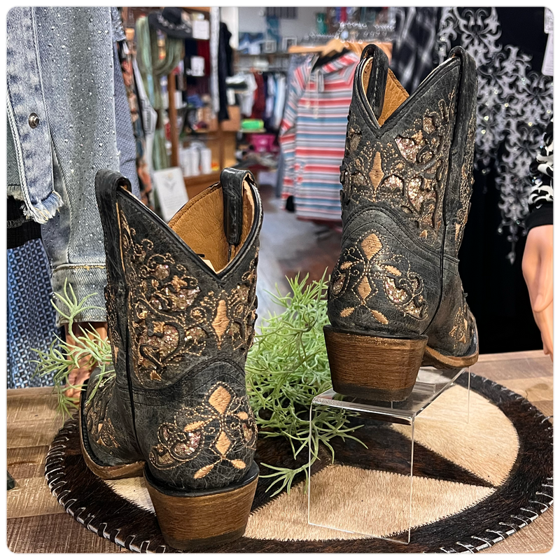 Ladies sales corral boots